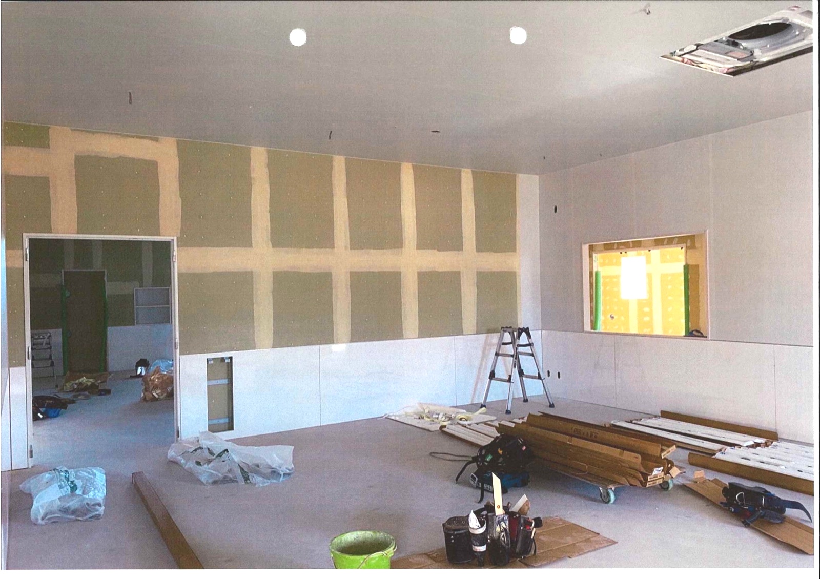 内装仕上工事 カルーセル1